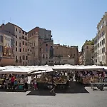 Bye Bye Roma Pantheon Suite